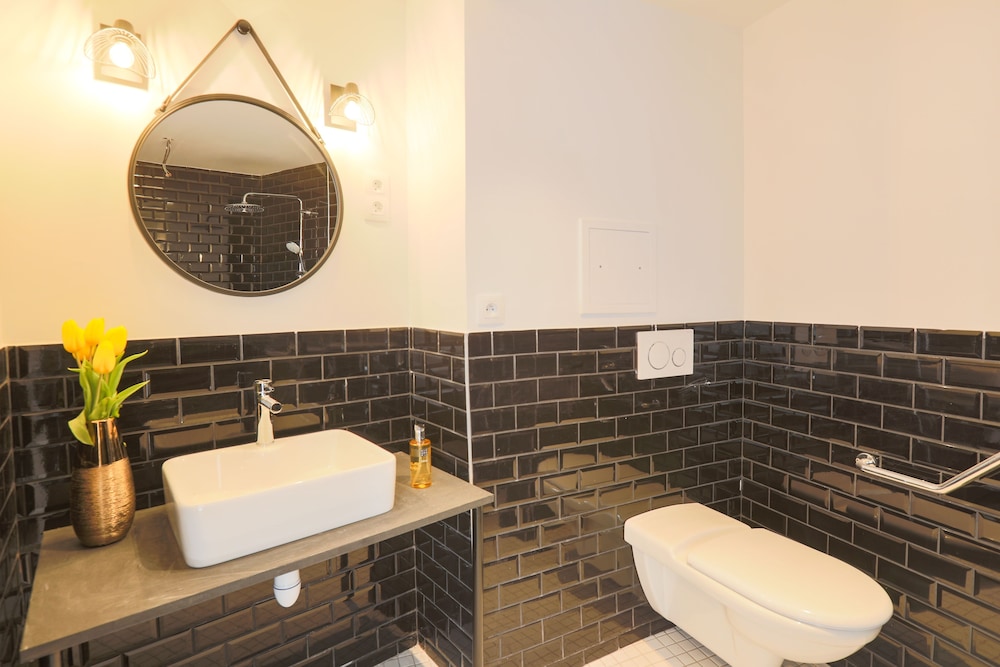 Signature Studio Suite photo 2