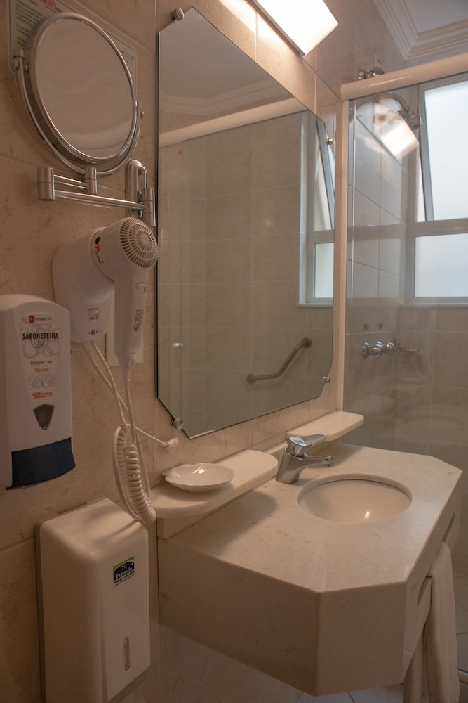 Family Quadruple Room, Air conditioning, City View - Photo 11
