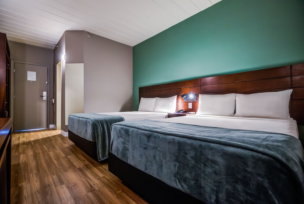 Family Room, 2 Double Beds - Photo 14