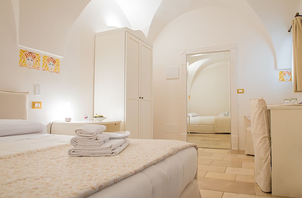 Standard Double or Twin Room photo 1