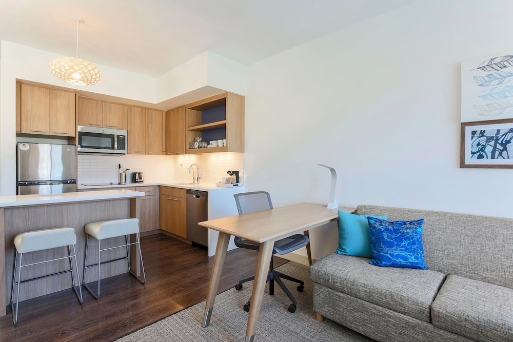 Suite, 1 Bedroom (Mobility Accessible, Tub) photo 3