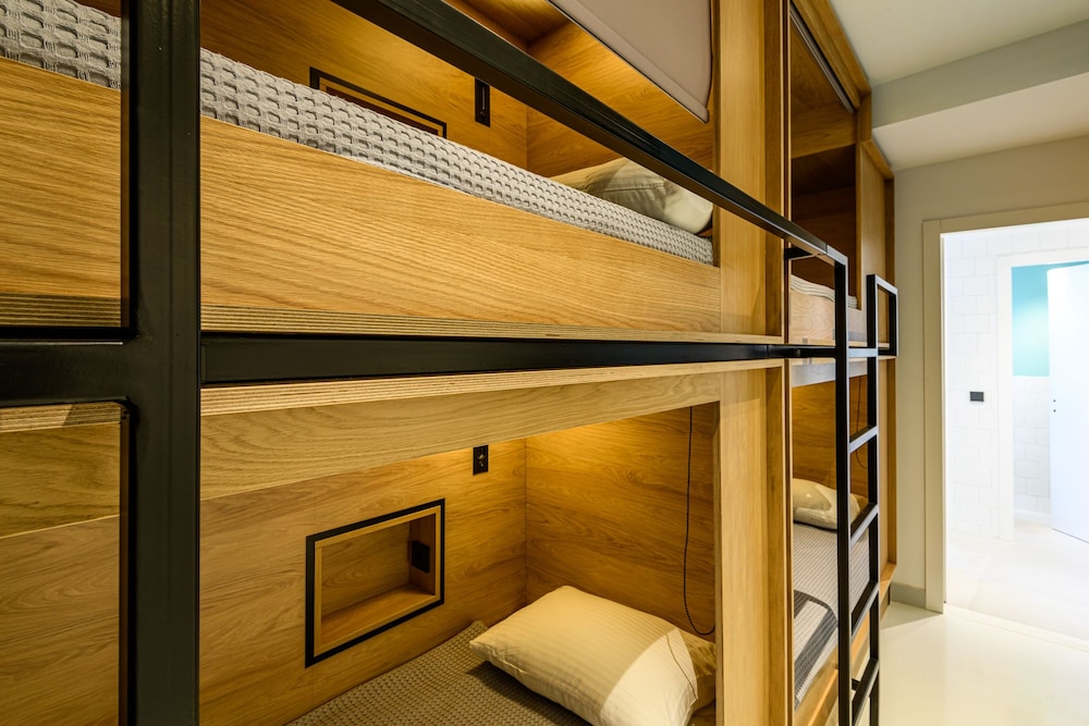 Basic Shared Dormitory, Mixed Dorm, Ensuite (4 Beds) photo 2