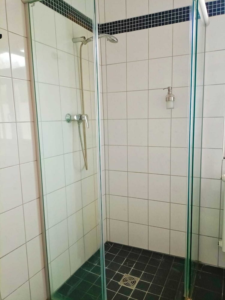 Double Room, Private Bathroom, City View (DZ groß) photo 3