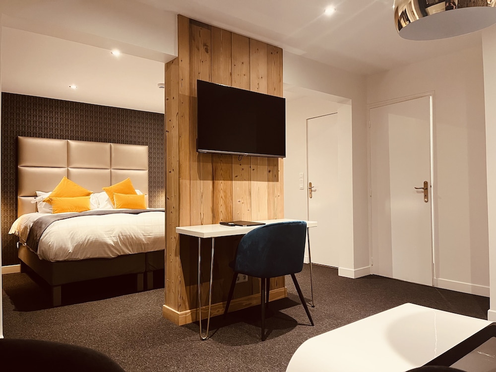 Luxury Suite