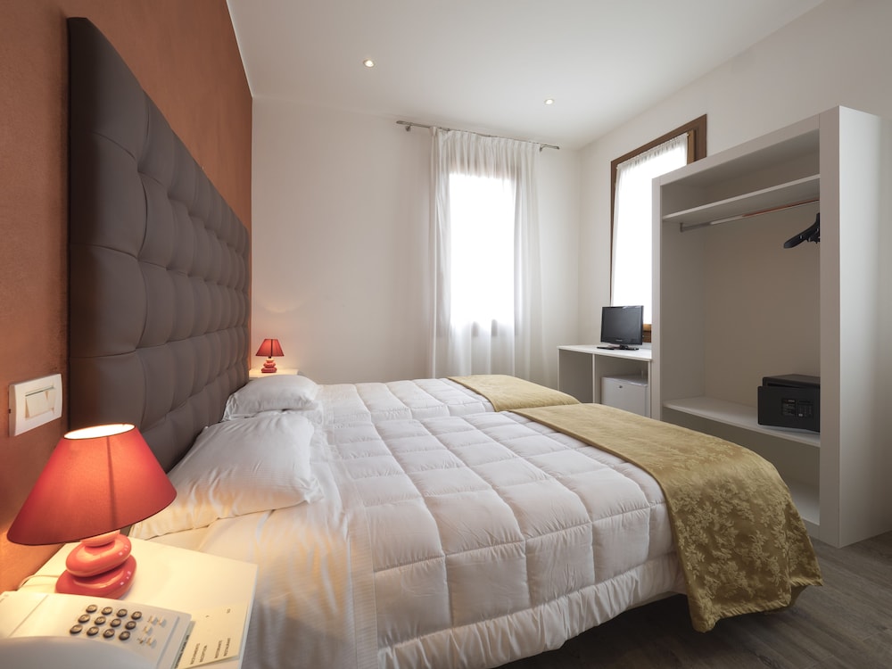 Superior Double Room - Photo 4