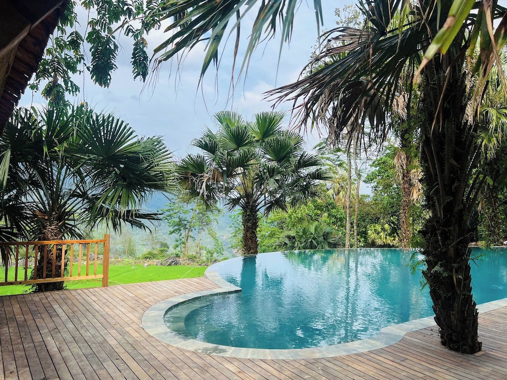 Deluxe Double Room, Balcony, Garden View
