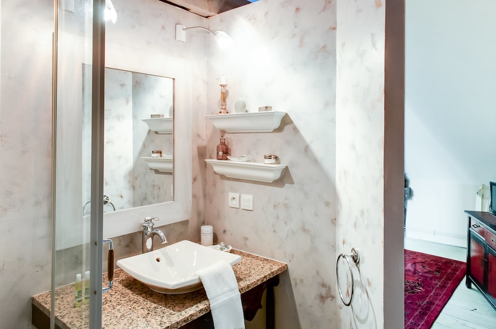 Suite (Pierre Loti) photo 3