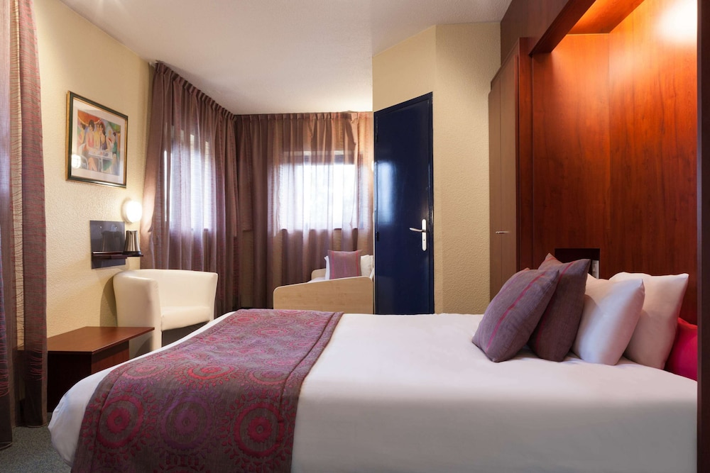 Standard Room, Multiple Beds - Photo 4