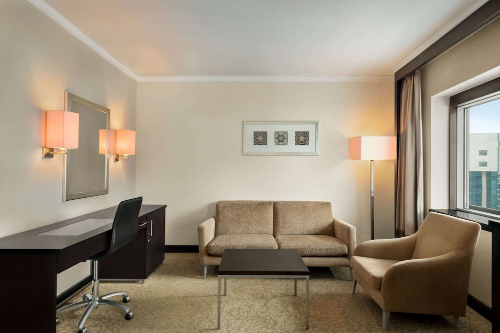Deluxe Room, 1 King Bed, Non Smoking (Family) photo 2