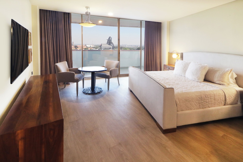 Suite, 1 Bedroom (Dining)