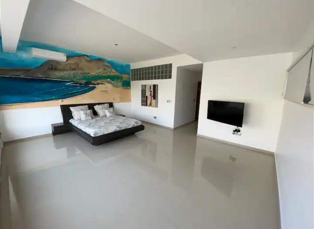 Basic Villa photo 2