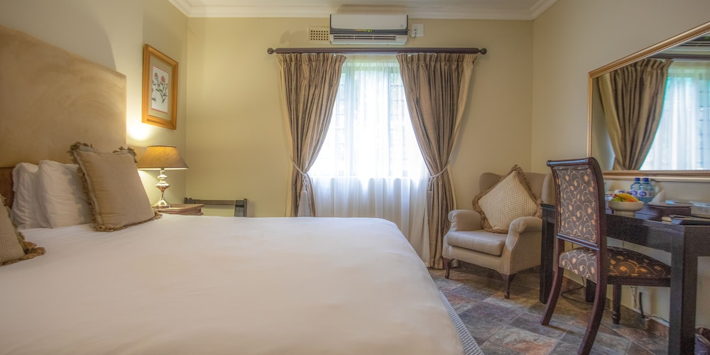 Deluxe Double or Twin Room, 1 King Bed photo 1