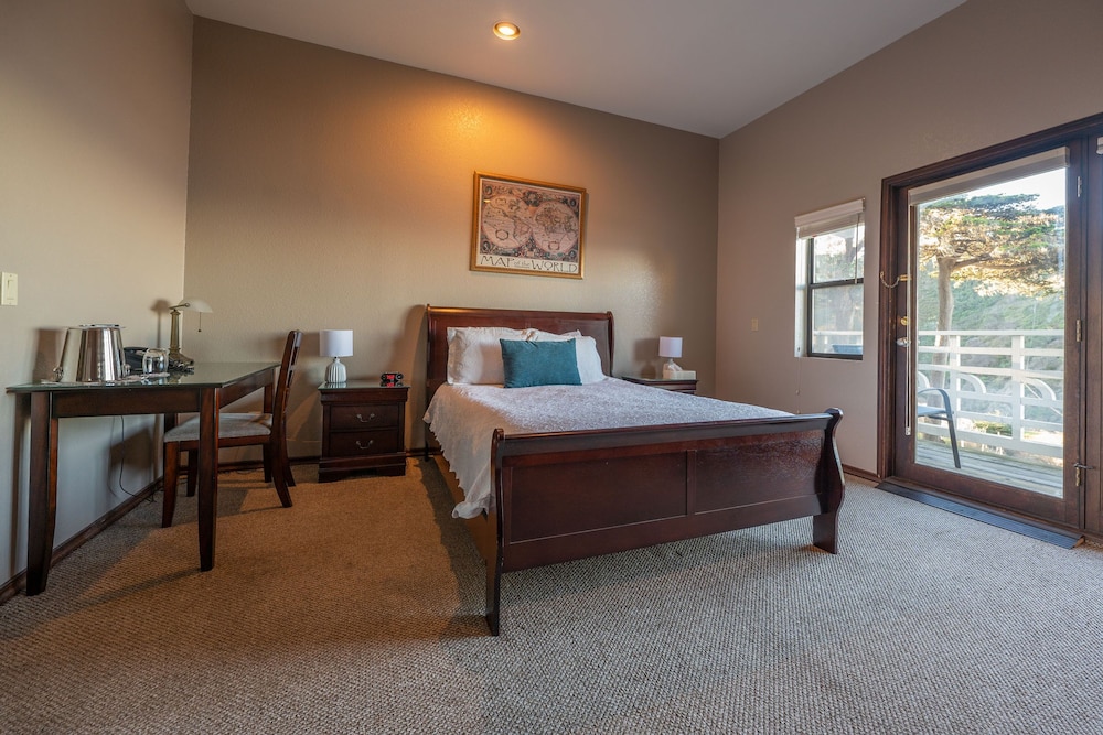 Queen Oceanview ADA Room photo 3