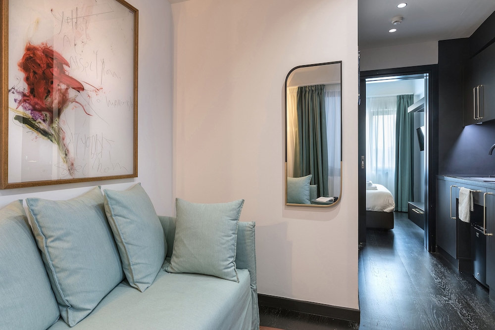 Deluxe Suite, City View photo 3
