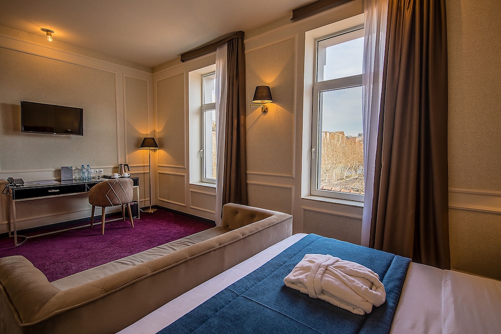 King Gorgasali Suite