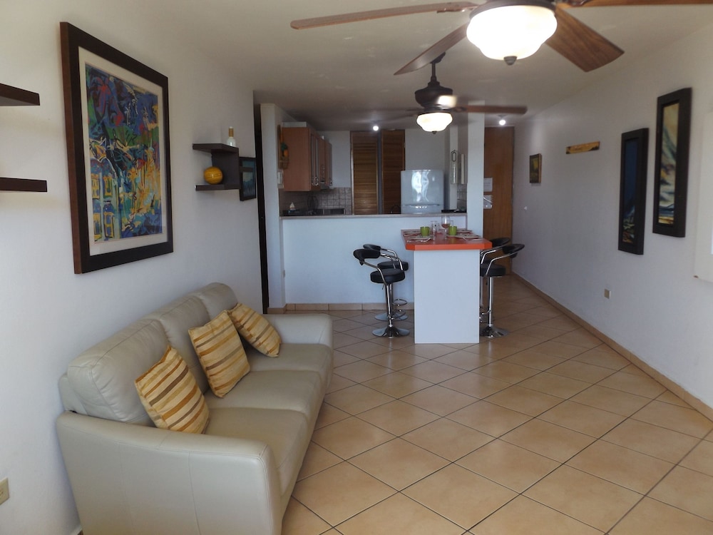 Penthouse, 3 Bedrooms, Ocean View photo 2