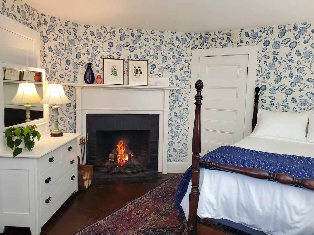 Deluxe Room, 1 Double Bed, Fireplace (Room 09)