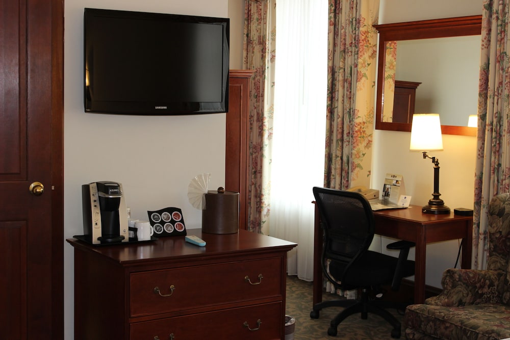 Standard Room, 1 King Bed, Non Smoking, City View - Photo 1