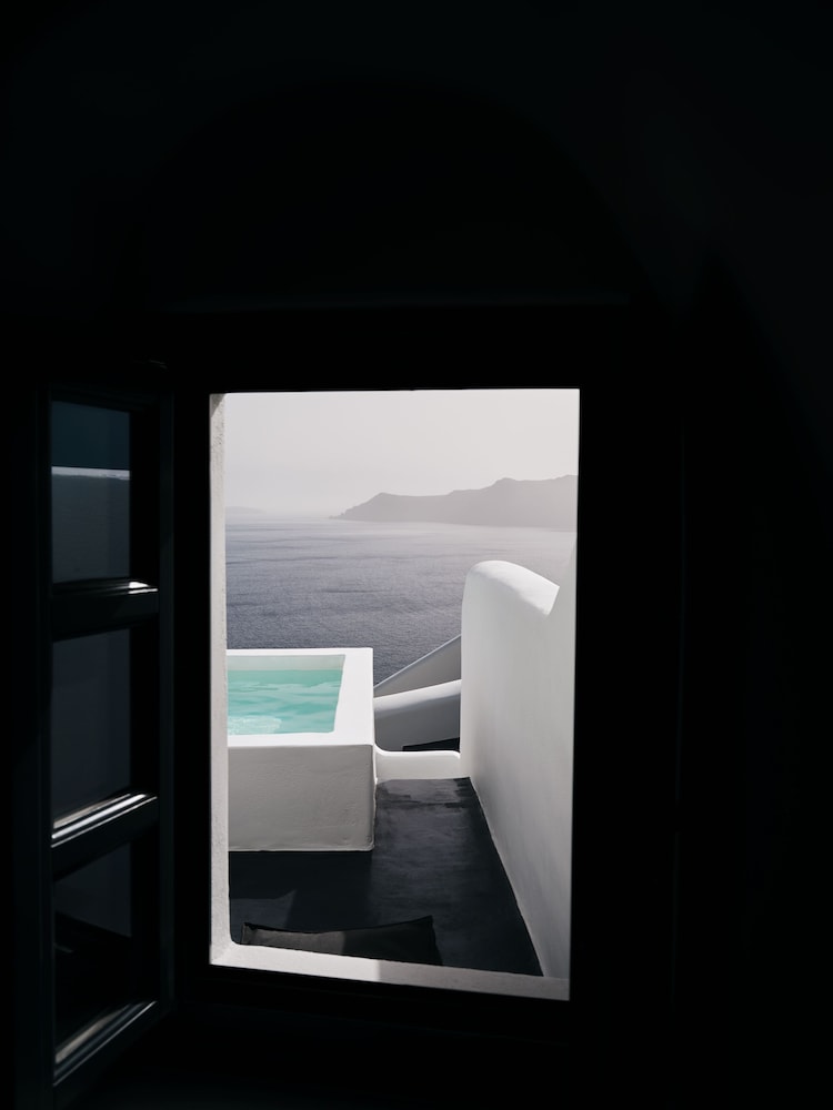 Superior Suite - Photo 5