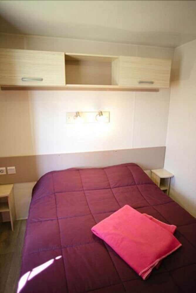 Basic Mobile Home, 1 Bedroom - Photo 3