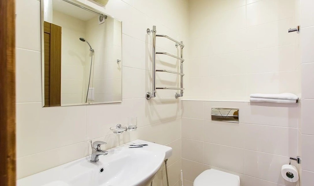Double or Twin Room (with extra bed) photo 3