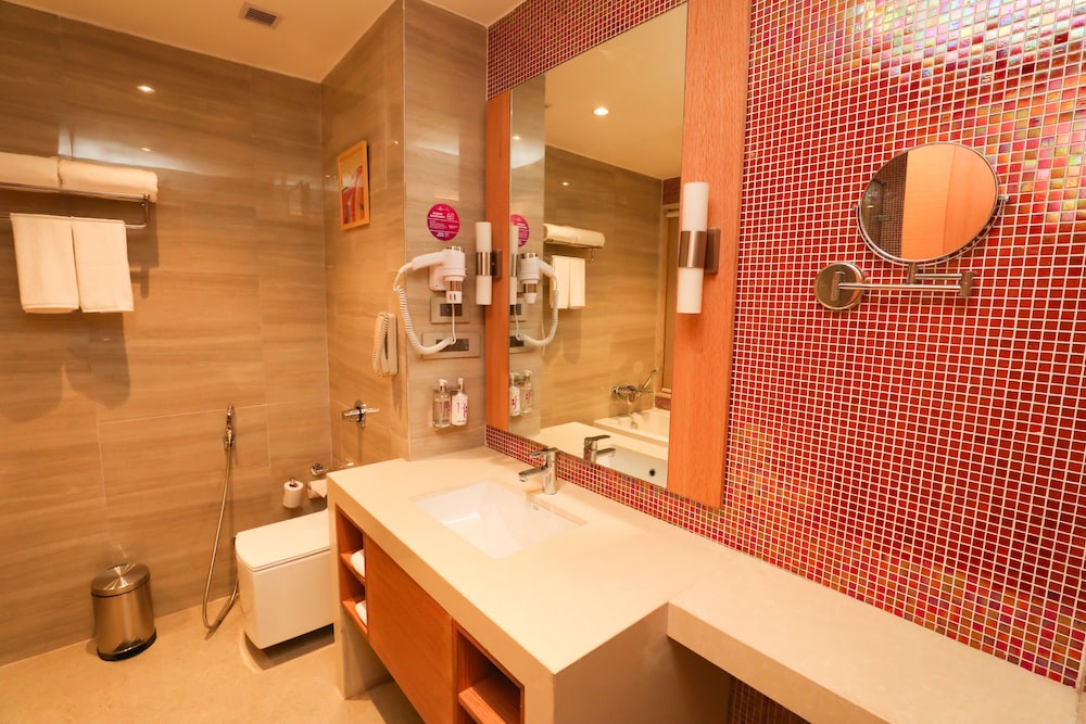 Executive Suite - Photo 4