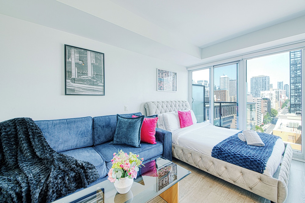 Premium Studio Suite, 1 Queen Bed with Sofa bed, Balcony, City View