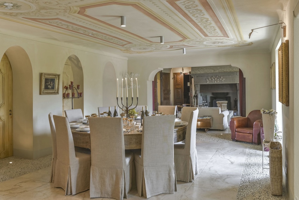 Luxury Villa, 6 Bedrooms photo 3