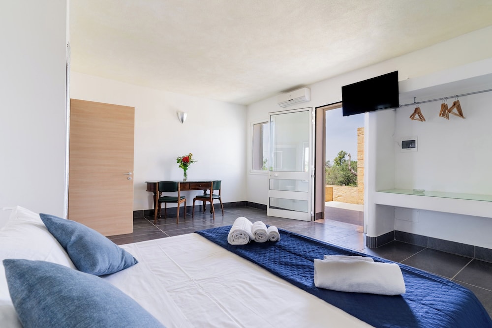Deluxe Studio Suite