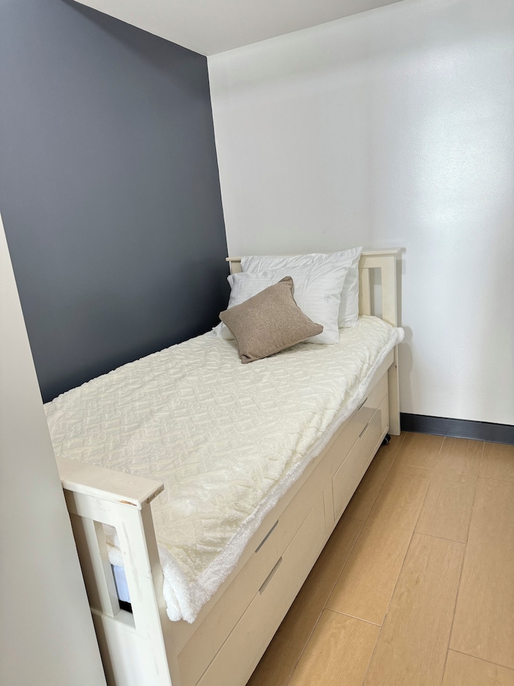 Standard Condo, City View photo 2