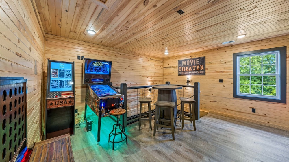 Luxury Poolside Cabin in Sevierville, Zdjęcie 31
