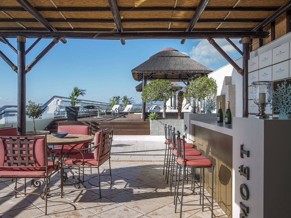 Suite Penthouse Moet Chandon (Red Level Lounge Access) Suite Penthouse Moet Chandon (Red Level Lounge Access)