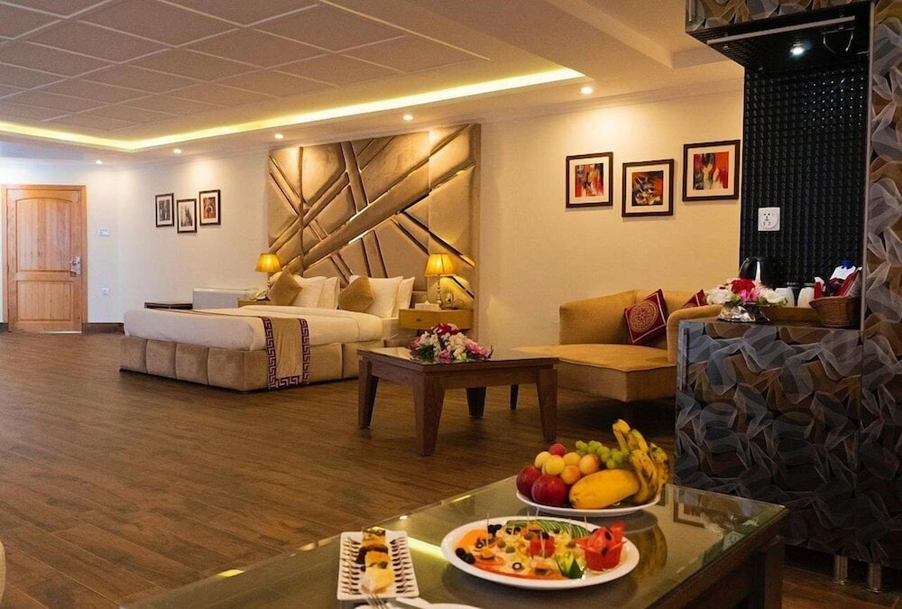 Deluxe Suite