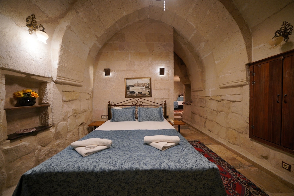 Deluxe Triple Arch Room photo 2