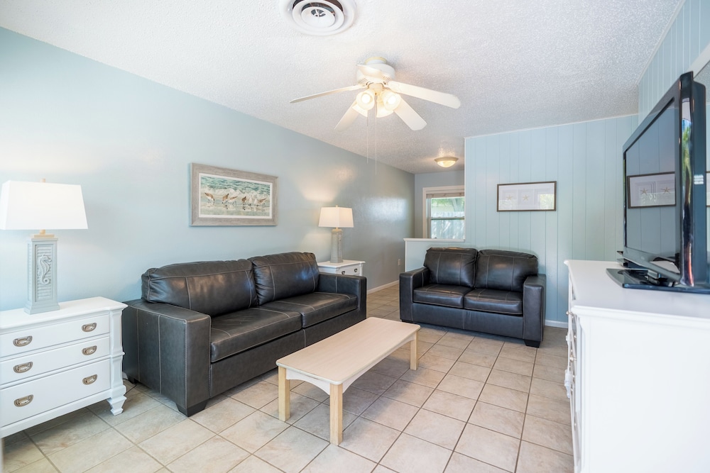 1 Bedroom Pool Front Units #3, #4, & #5, (at White Sands) photo 1