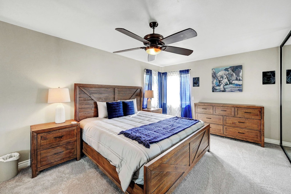 Deluxe Apartment, 4 Bedrooms, Non Smoking, City View photo 2
