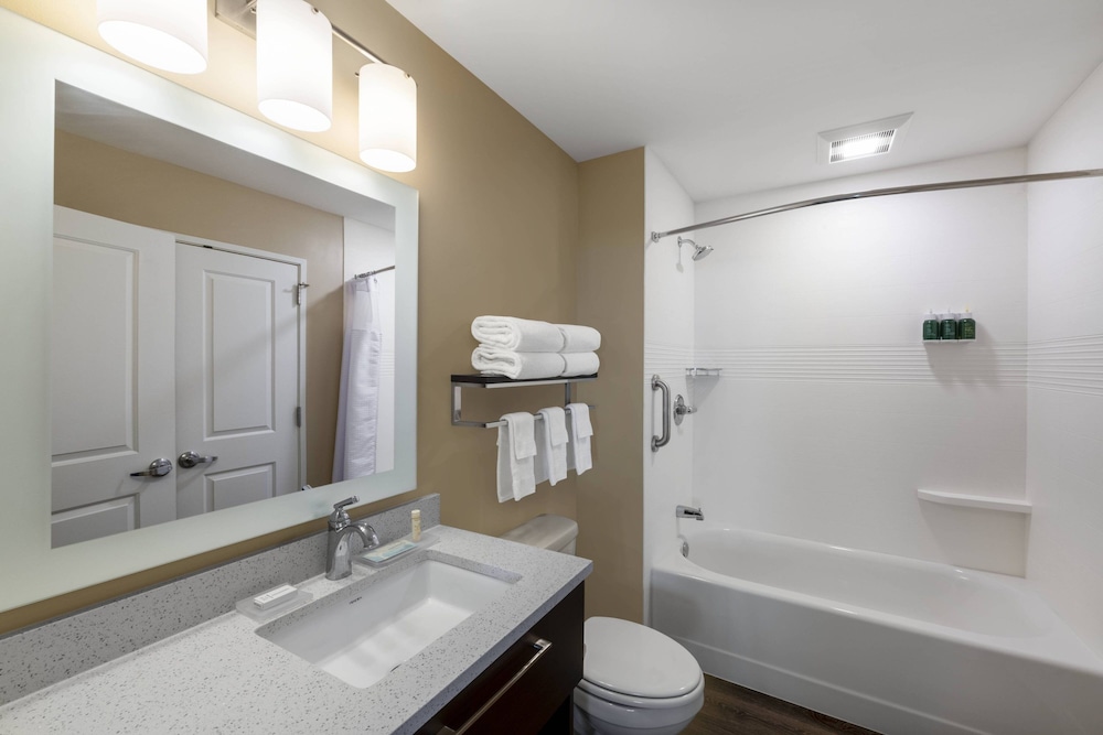 Studio, 1 King Bed with Sofa bed, Smoking (Mobility Accessible, Tub) photo 3