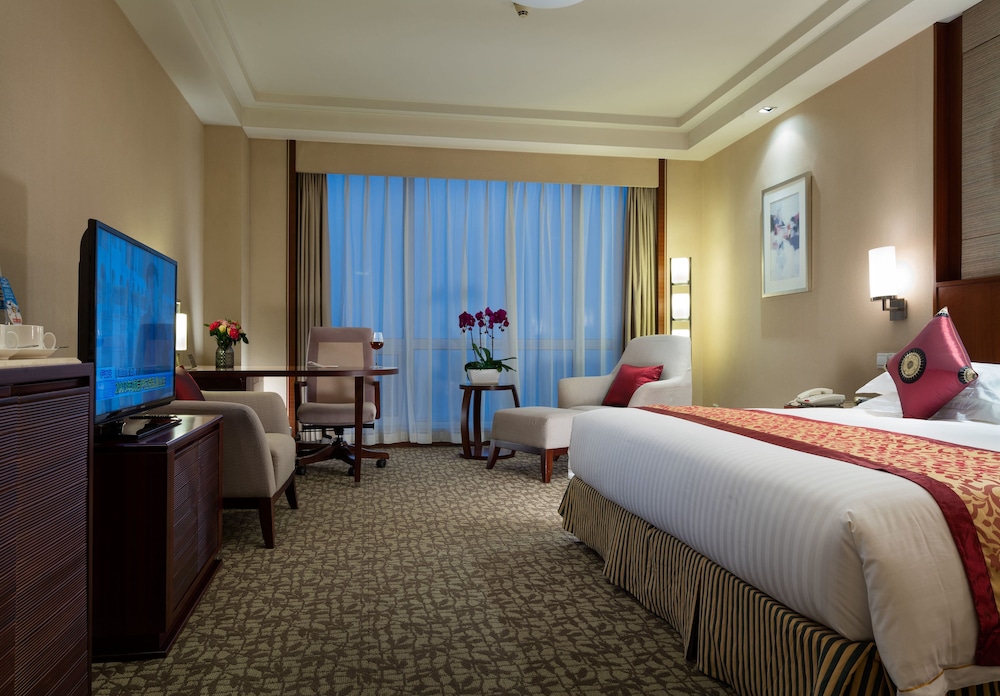 Superior Room, 1 King Bed - Photo 3