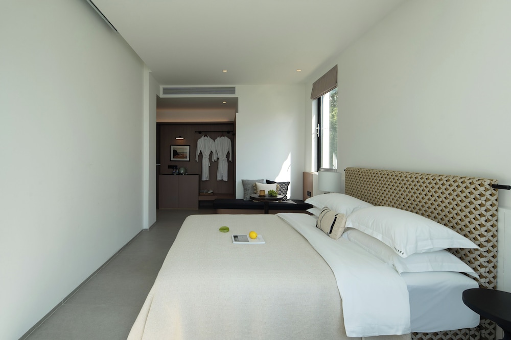 Liyue Seaview King Bed