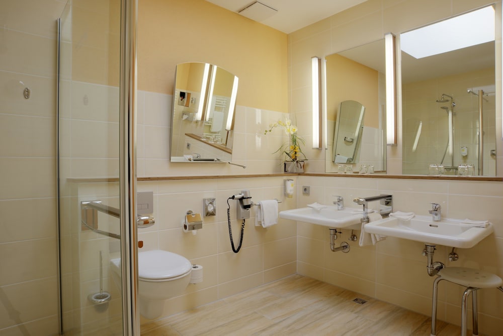 Quadruple Room - Photo 7