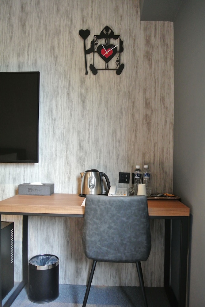 Standard Twin Room, 2 Twin Beds - Photo 1
