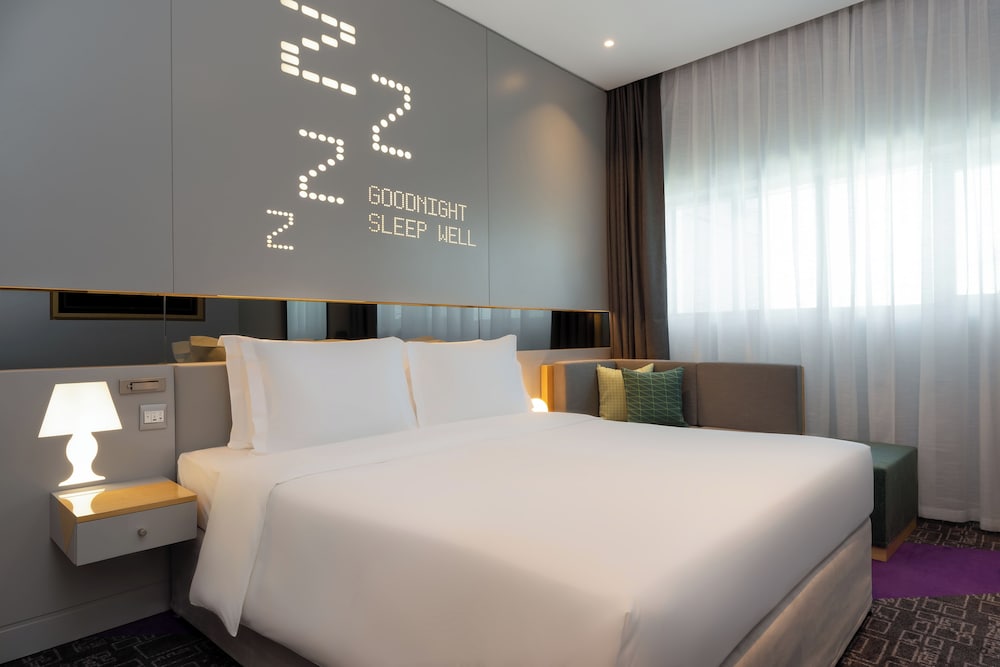 Exclusive Room, 1 King Bed (Urban) photo 3
