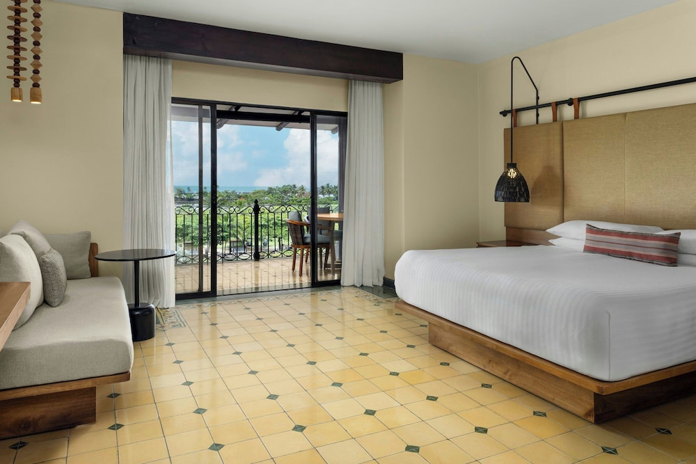 Family Room, 1 King Bed, Non Smoking, Ocean View - Photo 4