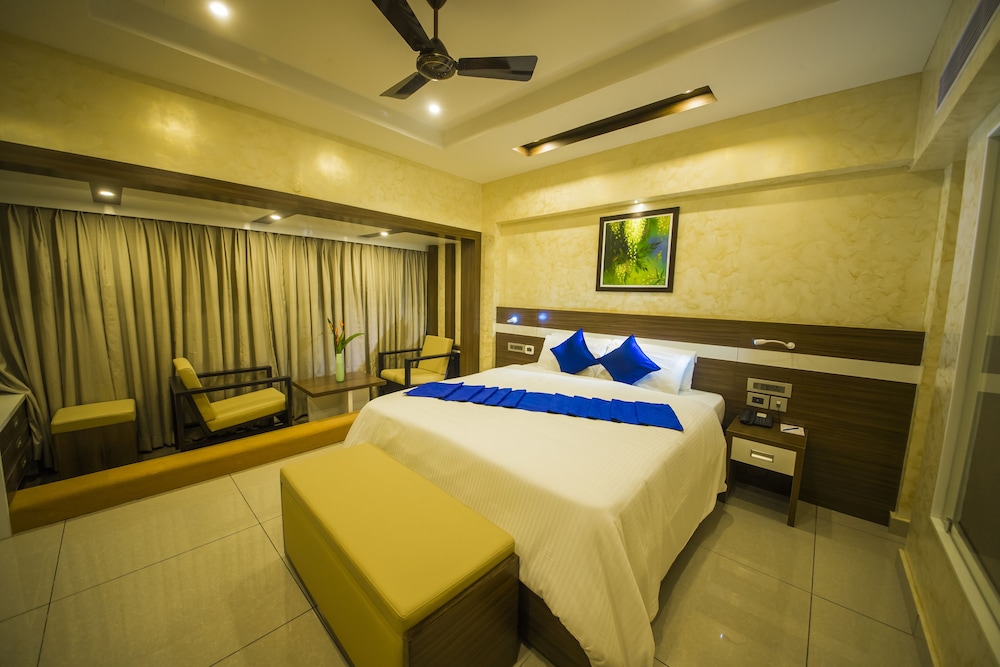 Suite, 1 King Bed photo 1