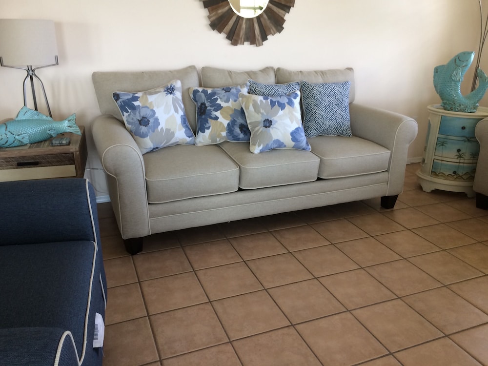#23 -  2 Bedroom 2 Bath, Bayfront (No elevator, stairs only) photo 2
