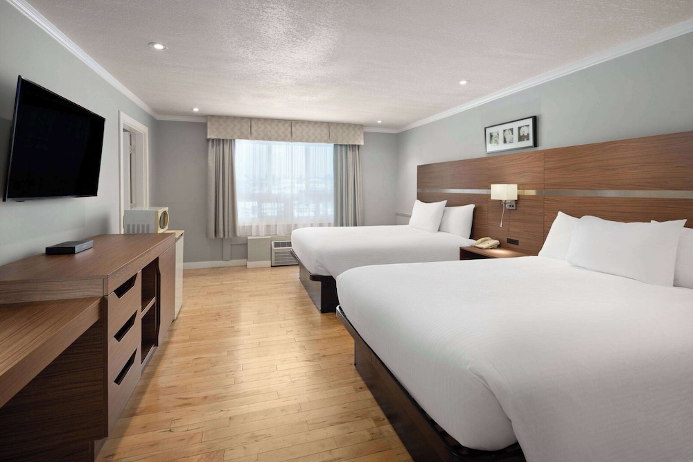 Suite, Multiple Beds, Non Smoking - Photo 1