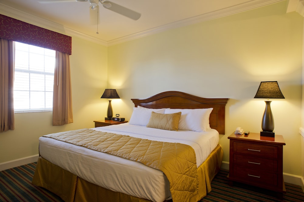 1 Bedroom 1 King Suite