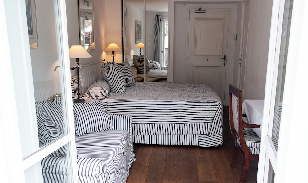 Deluxe Double Room, Terrace, Pool View photo 2