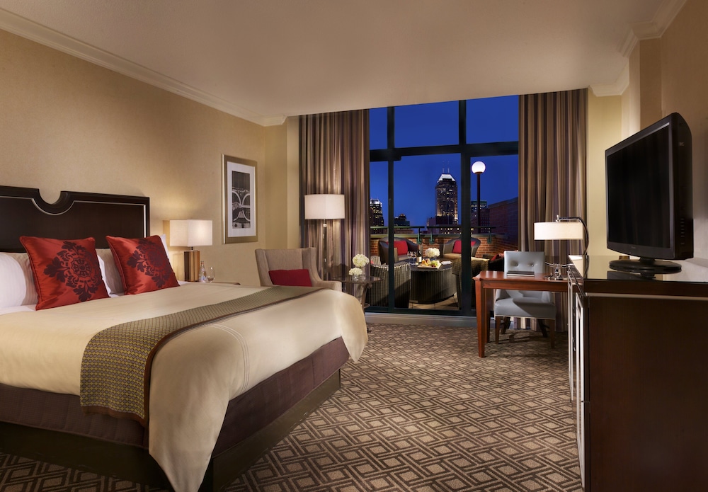 Premier Room, 1 King Bed, City View - Photo 1