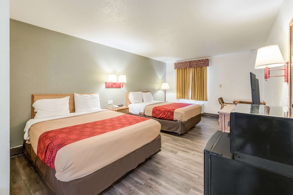 Standard Room, 2 Queen Beds, Non Smoking photo 1